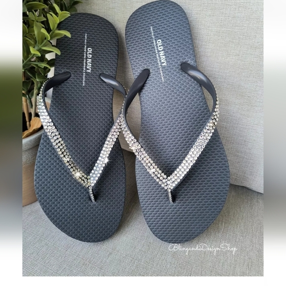 Old Navy Gray Sandals Flip Flops Gray Women's Beach Shoes With Rhinestones - Picture 8 of 9